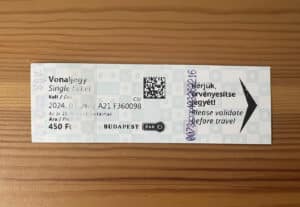 Прокомпостированный билет на одну поездку в общественном транспорте Будапешта