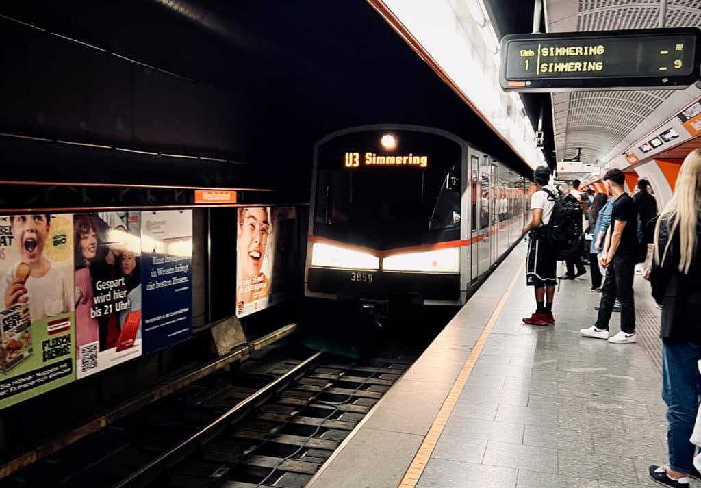 Метро в Вене. Фото: Виктор Шибут